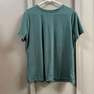 Nine West women’s soft spun green shirt
